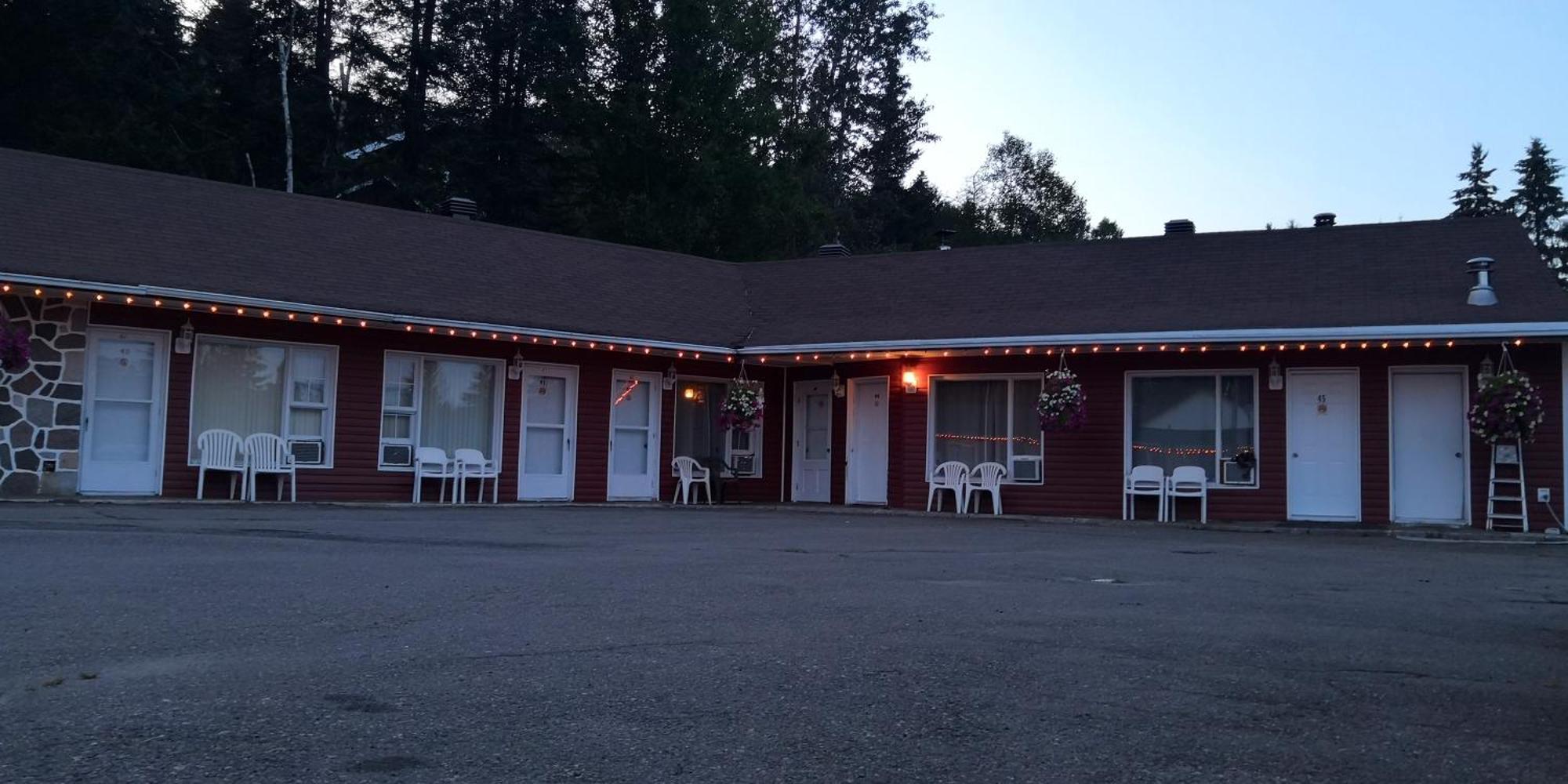 Motel Des Pays D'En Haut Val-David Ngoại thất bức ảnh