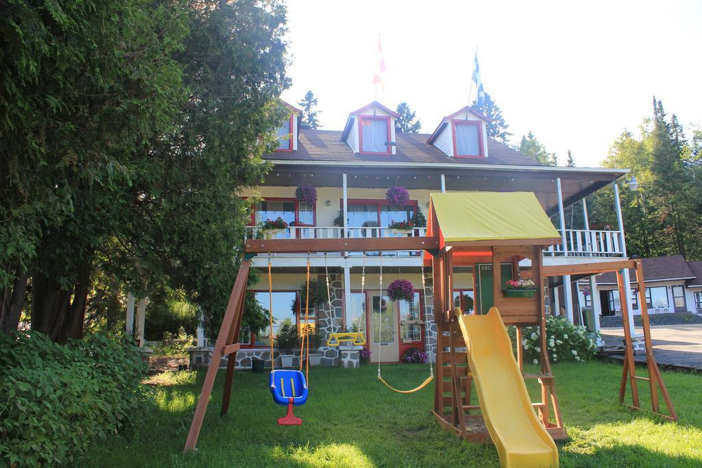 Motel Des Pays D'En Haut Val-David Ngoại thất bức ảnh