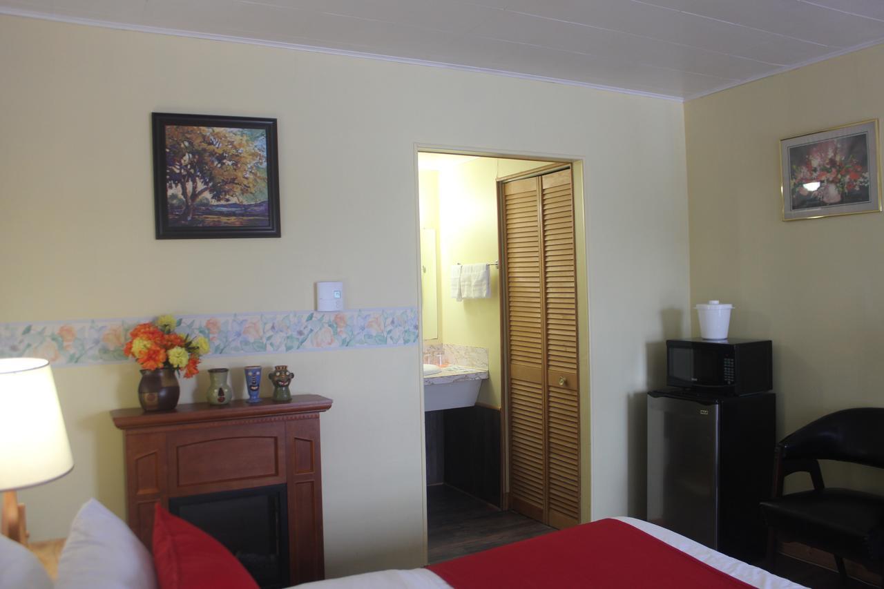 Motel Des Pays D'En Haut Val-David Ngoại thất bức ảnh