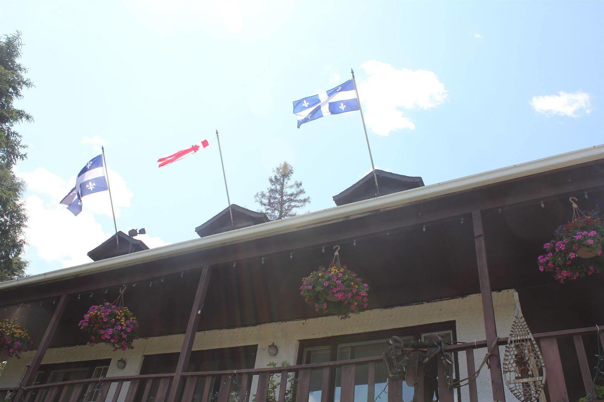 Motel Des Pays D'En Haut Val-David Ngoại thất bức ảnh